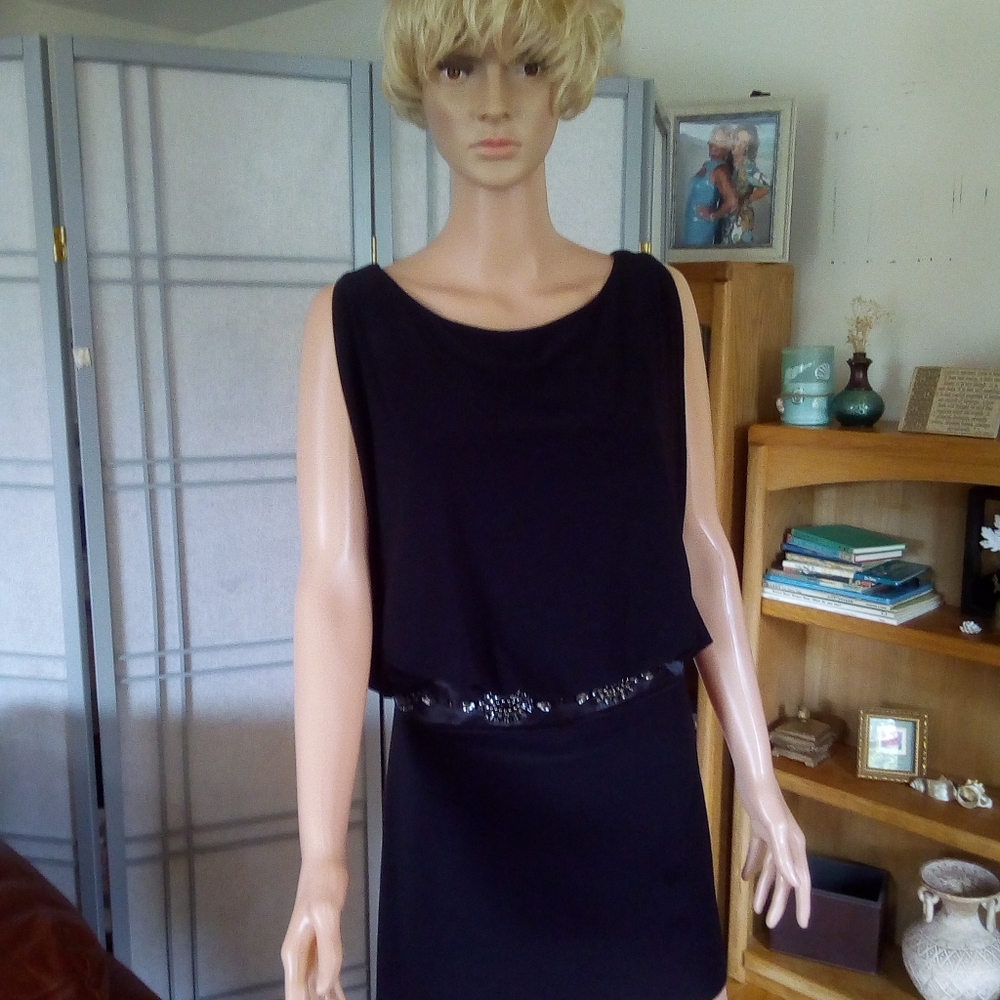 SEXY!The little black dress never looked this good